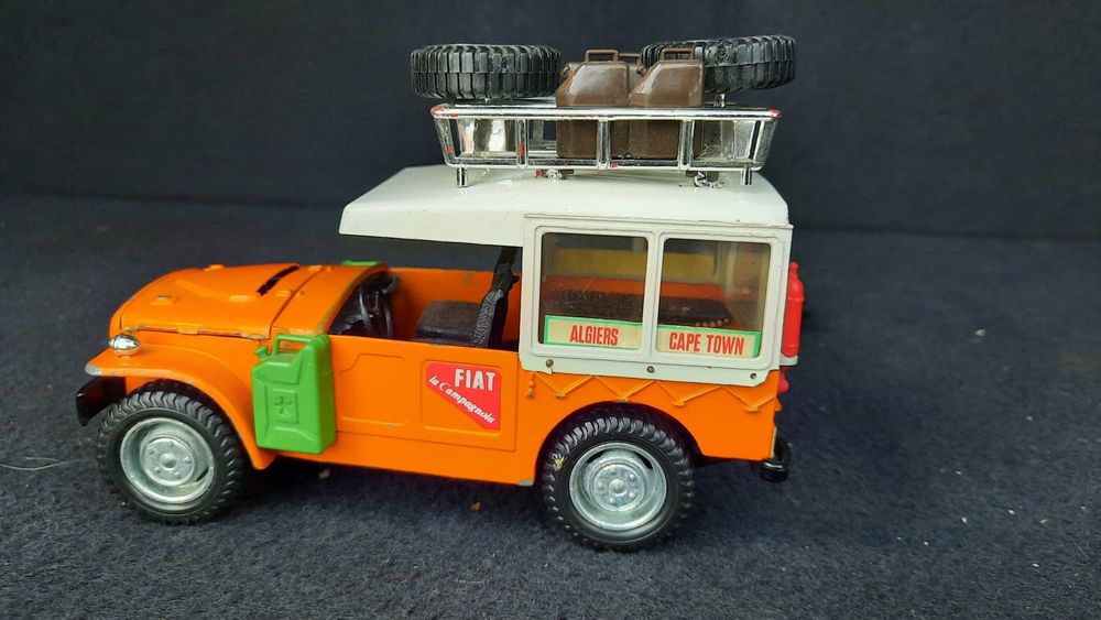 Macheta metalica Fiat campagnola scara 1/25 made în Italy