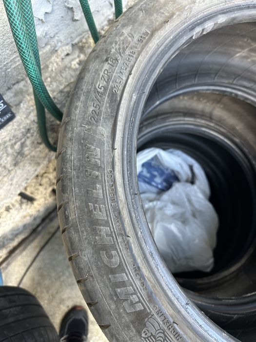 Летни гуми 225/45/18