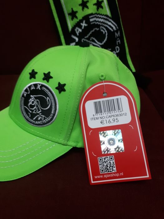 Кепка и шарф для болельщиков команды AJAX