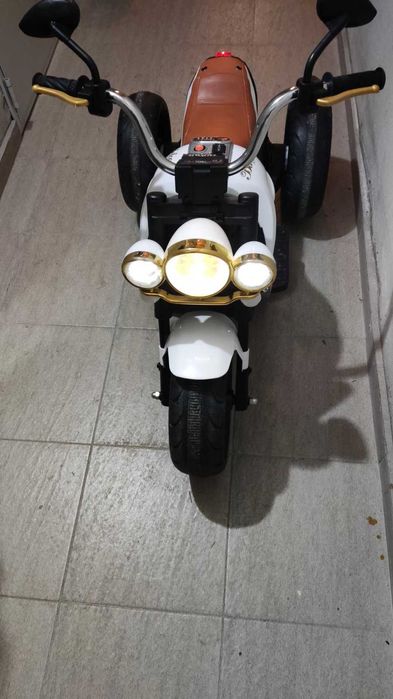 Мотор акумулаторен 12V Super Moto Turbo Бял