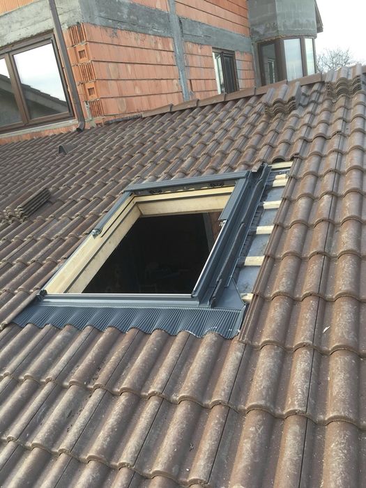 Montez ferestre de mansarda Velux Fakro Roto