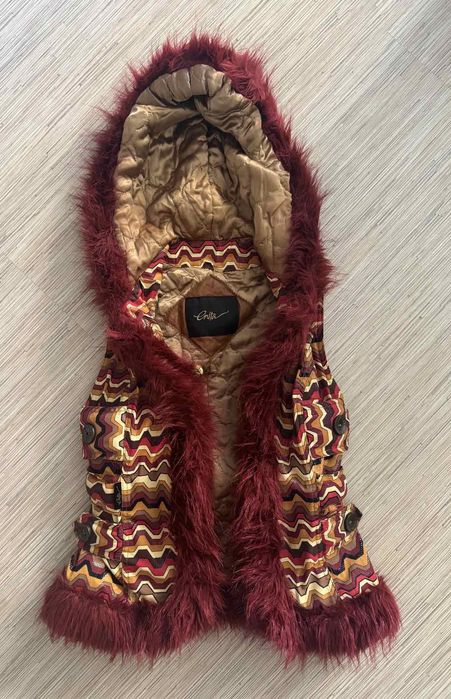 Стилен шарен елек