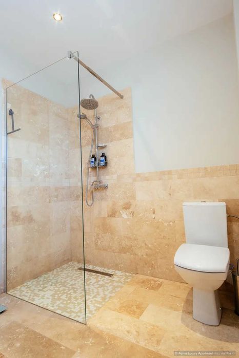 3 camere premium – Gura Humorului Ariniș – proprietate operată turistic 3 ani – predare la cheie