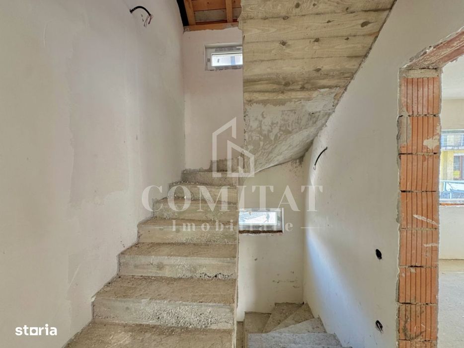 Casă de tip duplex | Stadiu semifinisat | 4 camere | Zona Câmpului