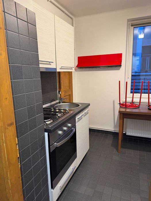 Inchiriez apartament cu 1 camera in zona centru
