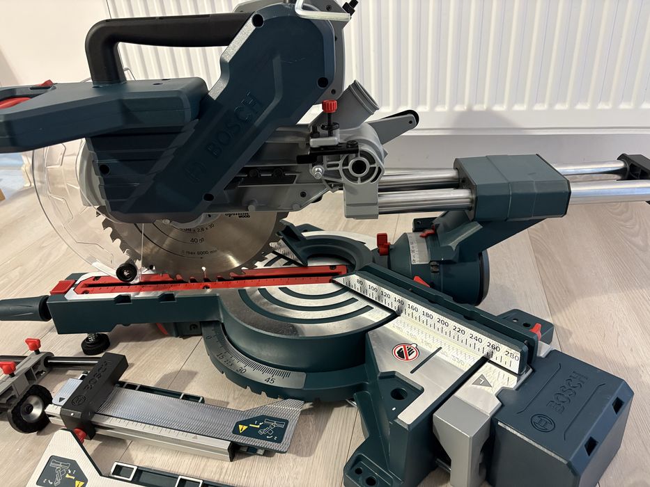 Fierastrau circular stationar BOSCH GCM 254 D Profesional