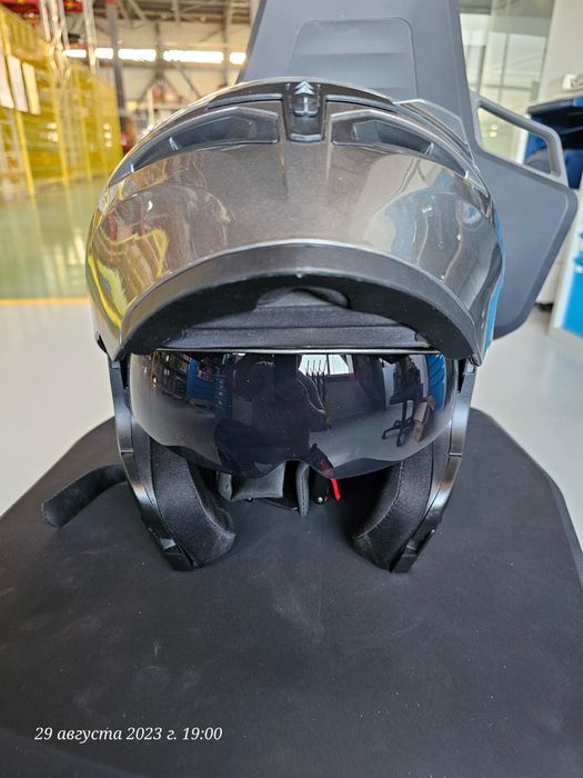 Мото шлем в отличном состоянии