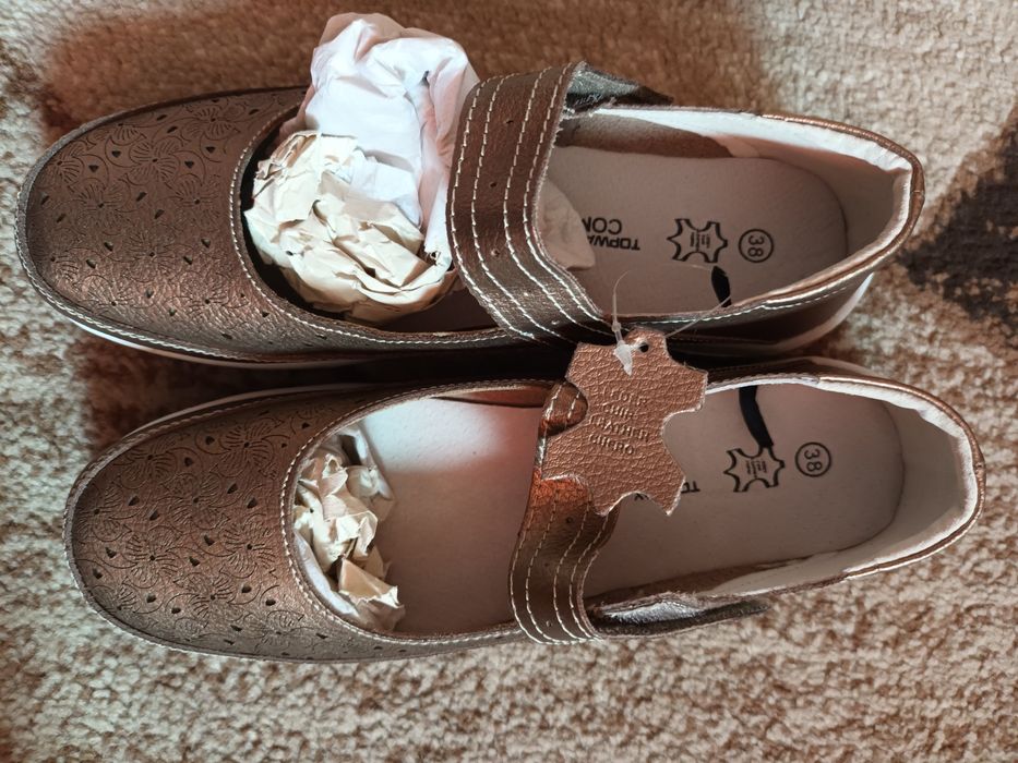 Дамски обувки от естествена кожа