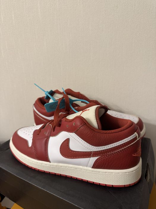 Кроссовки nike новые , размер 39 и 40.