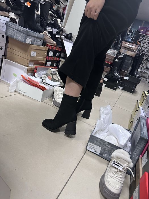 Обувь новая, оригинал - замш, размер 40