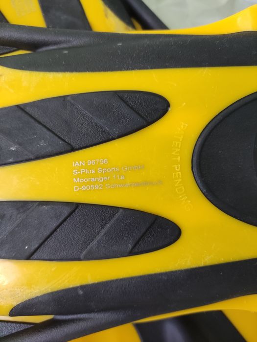 Продавам плавници номер 42-46