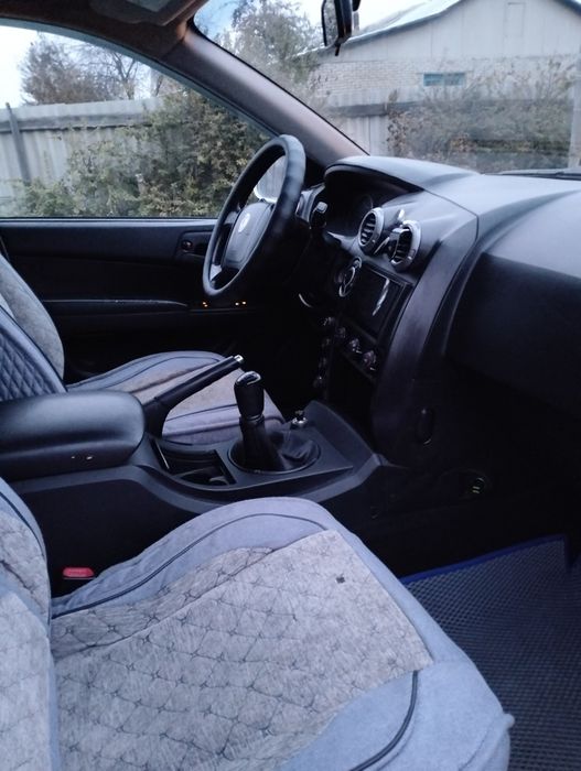 Продам  машину .