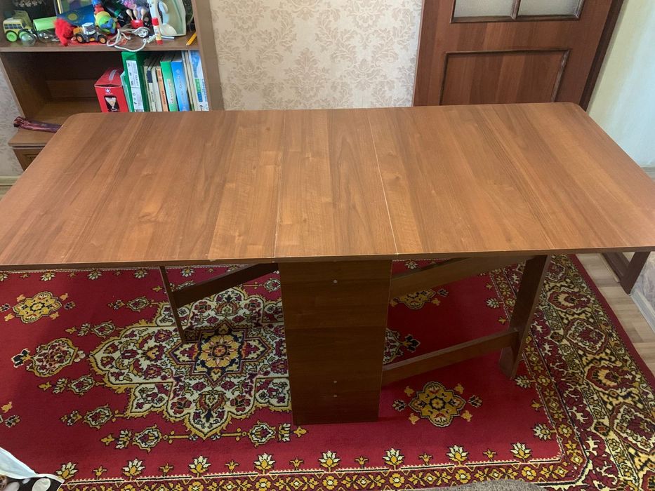 Продается стол книжка 3 метровый