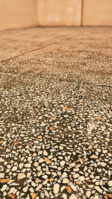 Styashka mazayka yertalyot shlipovka polirovka beton