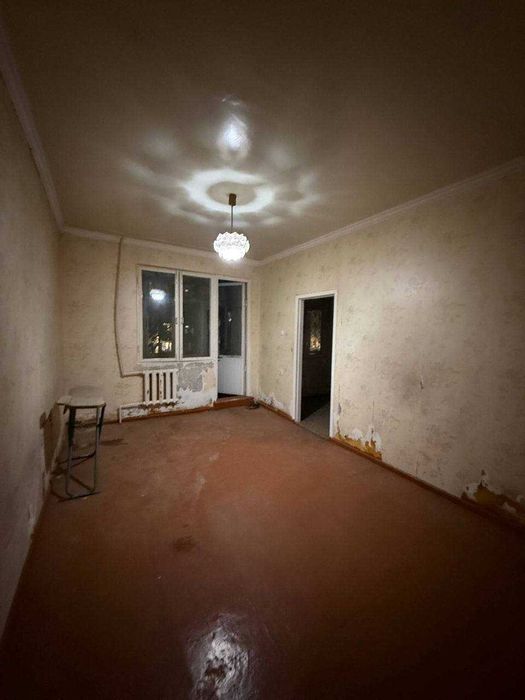 СРОЧНО !! Продаётся квартира в Яшнабаде 1/3/5 ( 33 кв/м ) Оханграбо