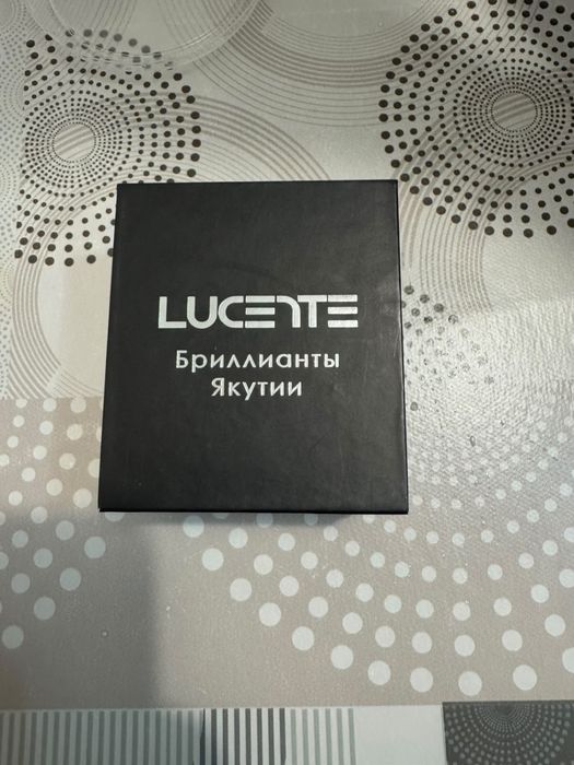 Кольцо золото с бриллиантом