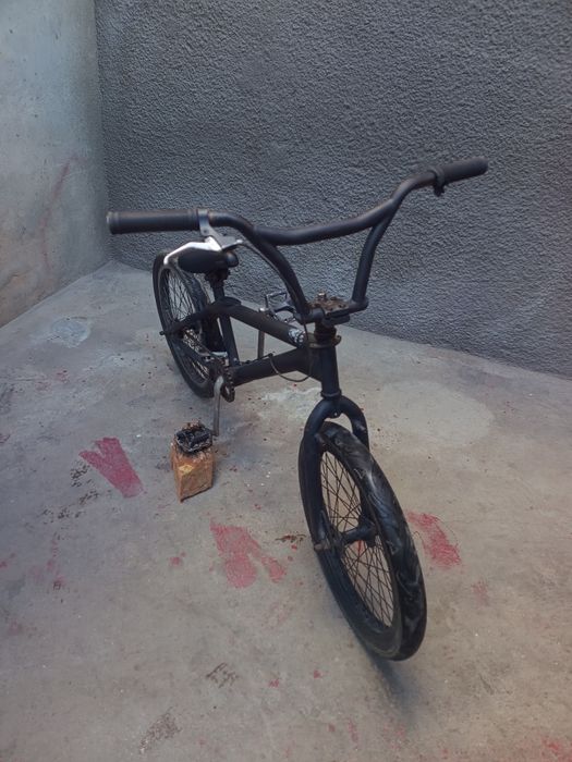 vând BMX foarte bun