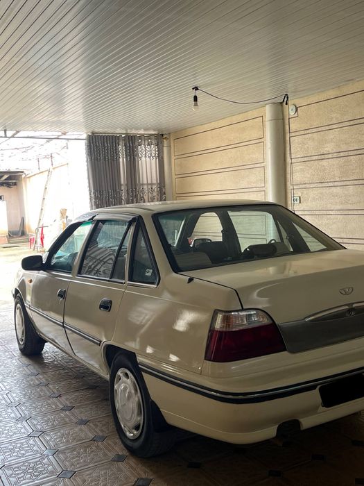 Nexia1 2003 srochno sotiladi