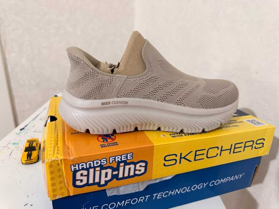 кроссовки Skechers