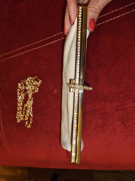 Елегантна нова чанта