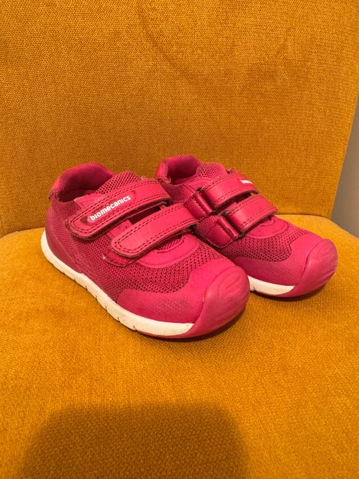 Cablu USB și Biomecanics fuchsia nr 25