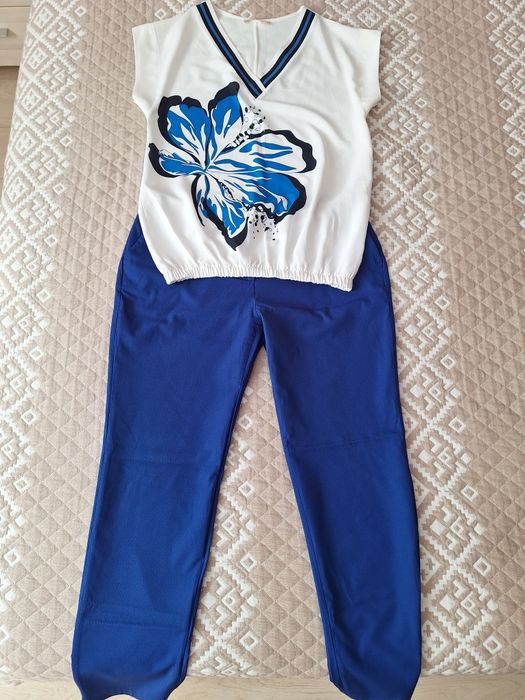 Продам блузку женскую