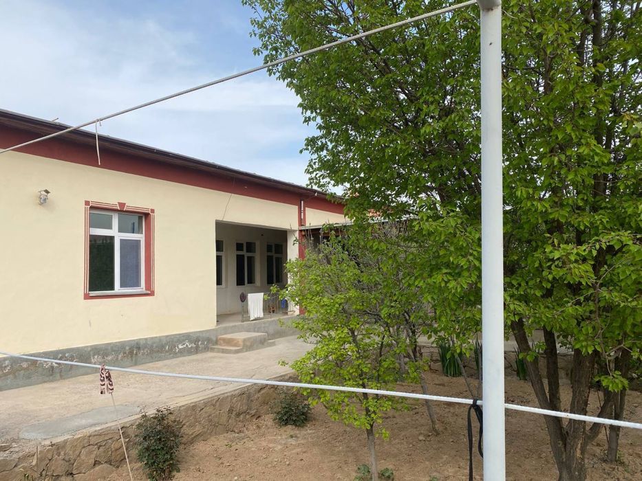 Katej sotiladi 5 xonali yevro remont qo'shimcha qurilish qilingan