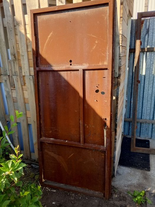 Продам дверь с каропкой