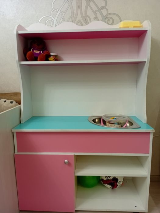 Продам игрушечную кухню