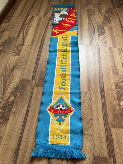 Шарф ФК Кайрат, Шапки Реал, Милан