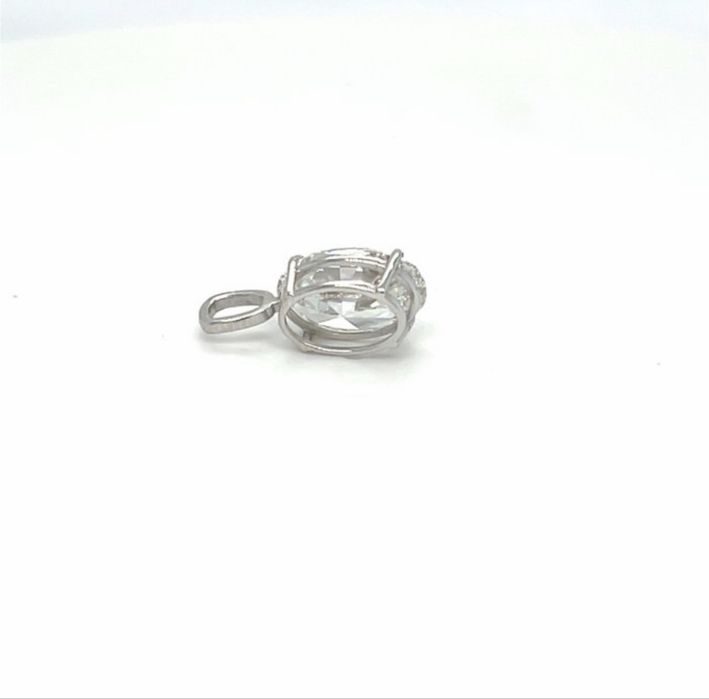 Pandantiv aur alb 14K, diamant 1,05 ct (oval) culoare E și claritate VS1