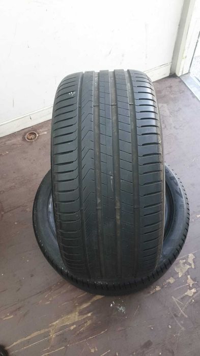set 2 anvelope vara 275/40/18 Pirelli , profil 8 mm