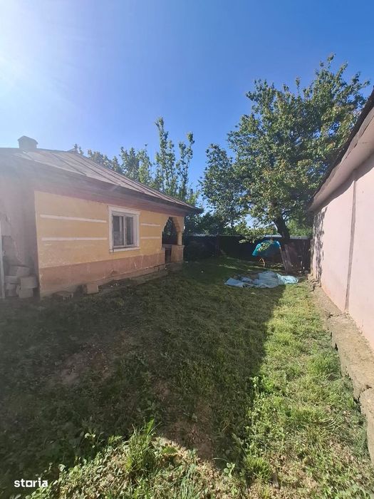 De vanzare casa batraneasca in comuna Horia,situata pe teren de 2156mp