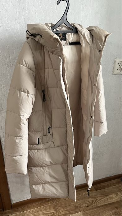 Продам весенние куртки