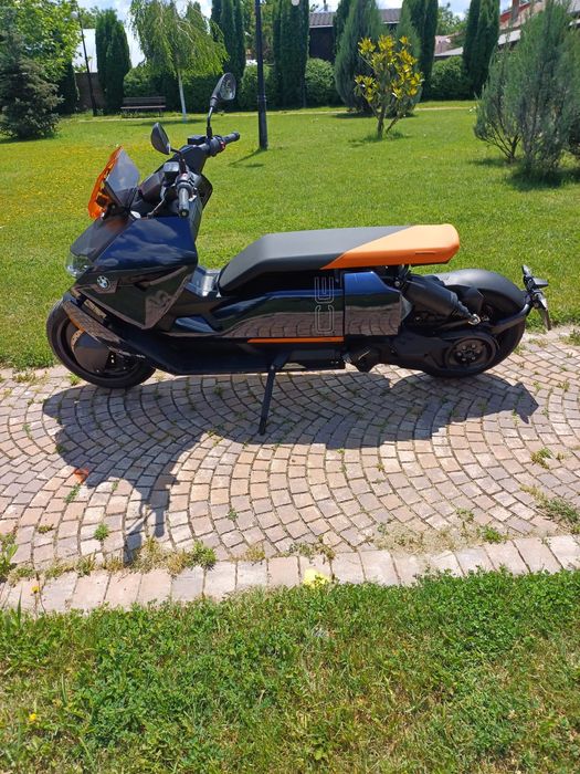 Scuter electric BMW CE 04