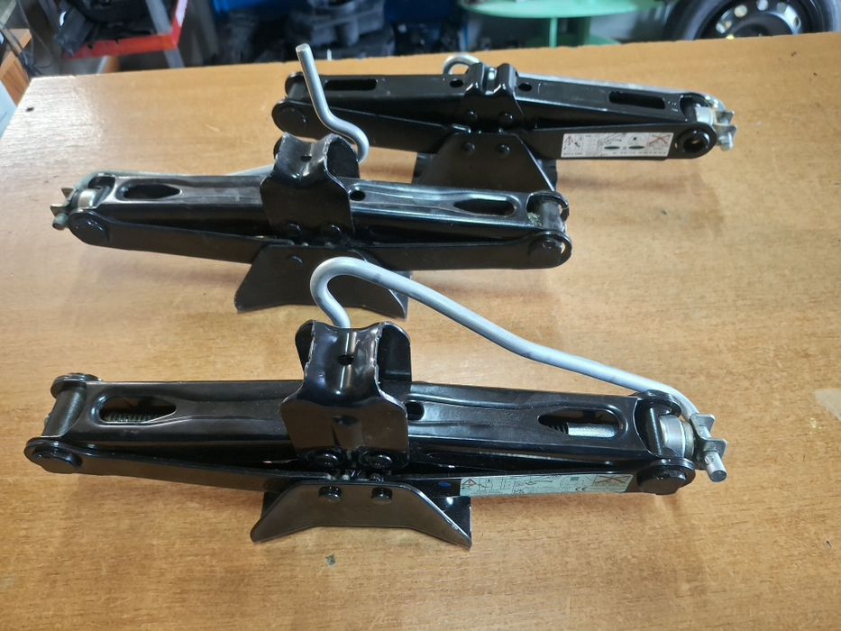 Cric Citroen Peugeot Fiat Opel  2013>