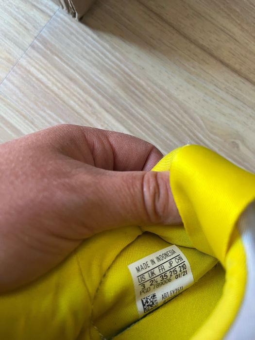 Маратонки.  Adidas