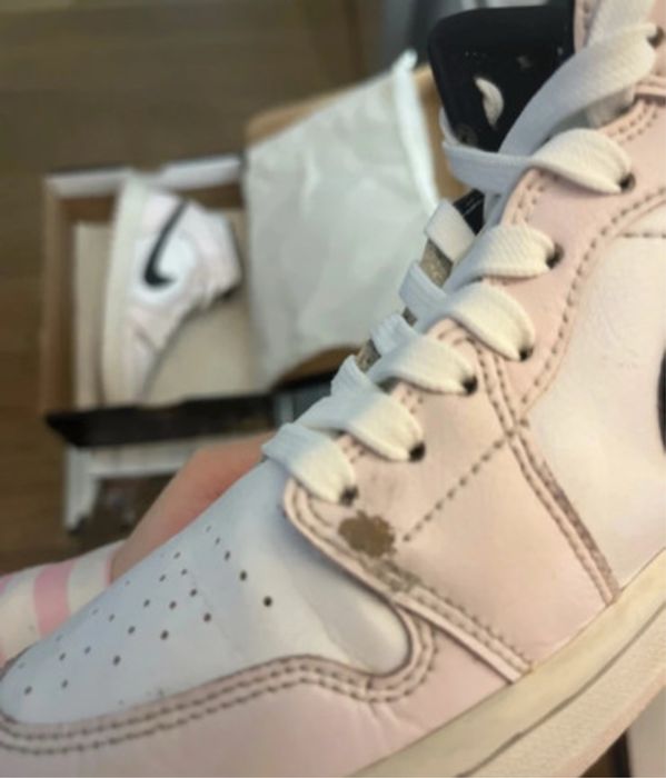 Air Jordan 1 Mid Barely Rose