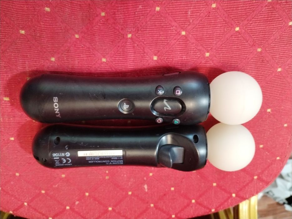 **Vând set  controllere  PlayStation 4 aduse din Germania