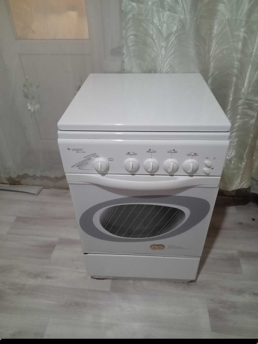 Продам газовую плиту б/у