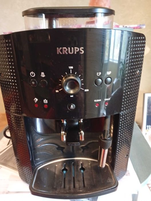 Продавам еспресо автомат кафе машина" KRUPS" серия EA80 EA 81