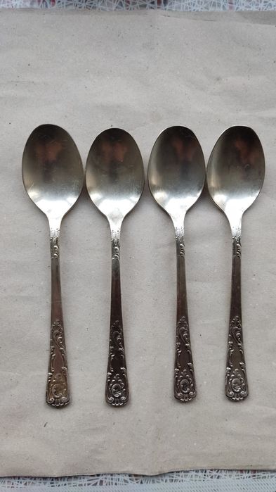 Ретро лъжици-дълбоко посребрени .