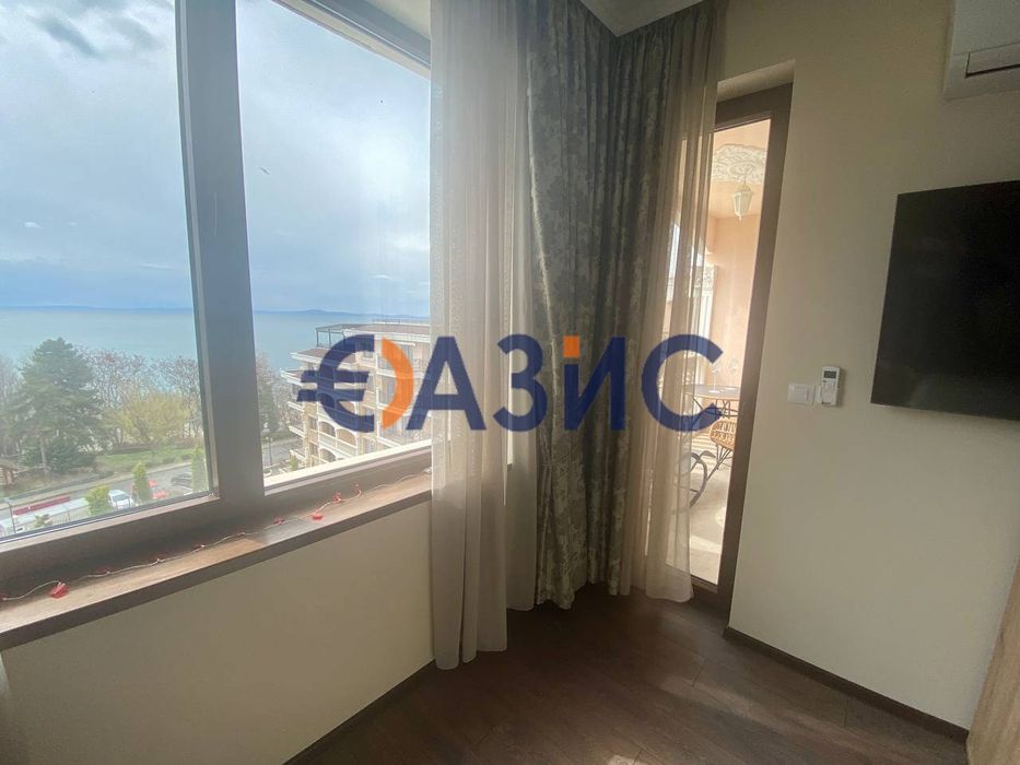 Продава се Тристаен апартамент в Несебър - 115 кв.м за 2084 €/кв.м - Снимка #12