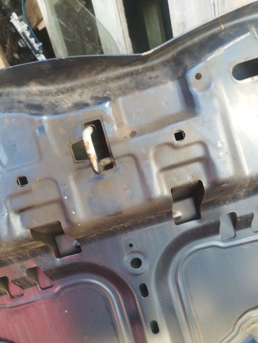 Capota Dacia Duster 2 lovită