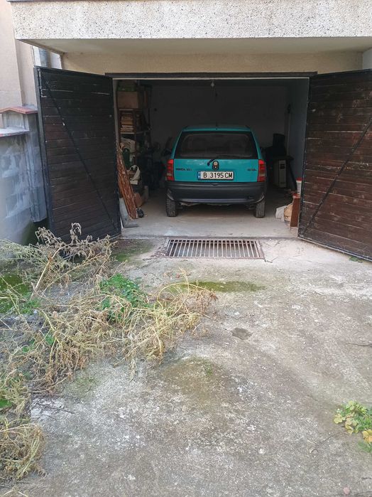 Дава се под наем Гараж / Паркомясто в Варна, Спортна зала - 18 кв.м за 178.5 € - Снимка #3