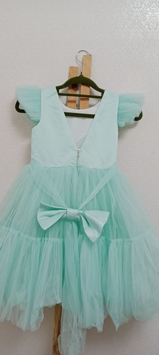 Продам детское  платье