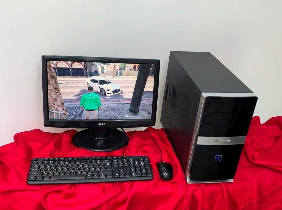 Продам Компьютер ( куча игр, Windows 10 )