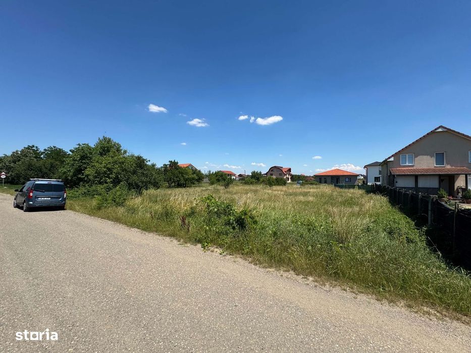 Teren intravilan 700 mp cu toate utilitatile , Paulesti