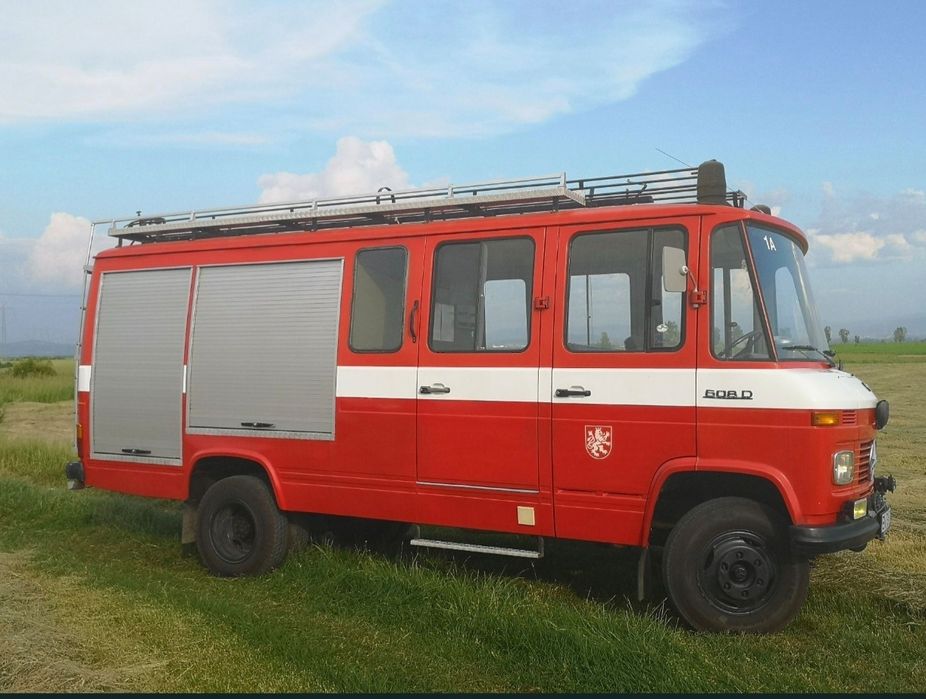 Vând Mercedes Benz 608 D