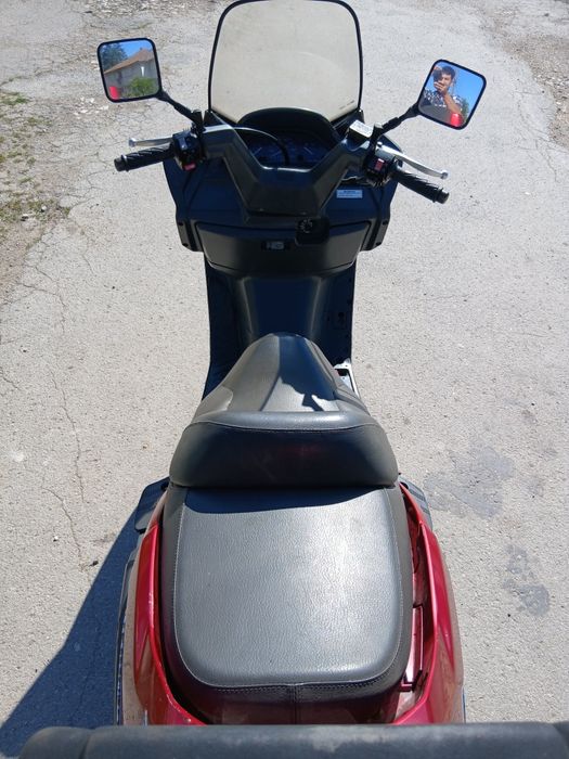 Yamaha Majesty 250 Кубика
Намива се в Обл. ЛОВЕЧ 
2 ключа 
2 -та Талона 
Внос от Германия
ЦЕНА 850€